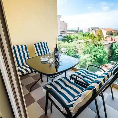 For Four With A Sea View Gasthof Makarska