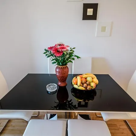 For Four With A Sea View Gasthof Makarska