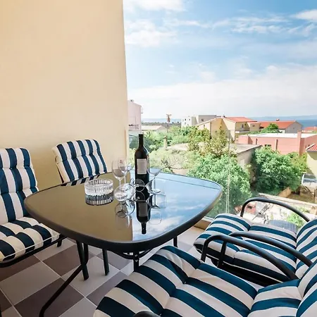 For Four With A Sea View Gasthof Makarska