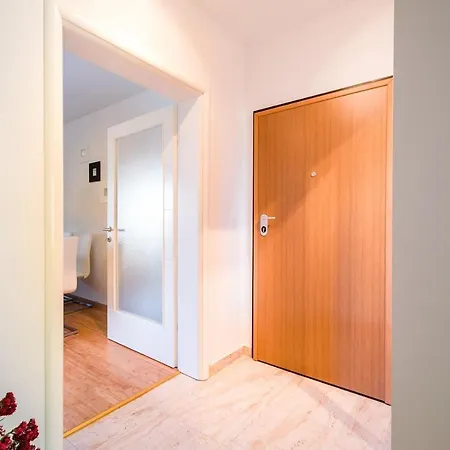 For Four With A Sea View Gasthof Makarska