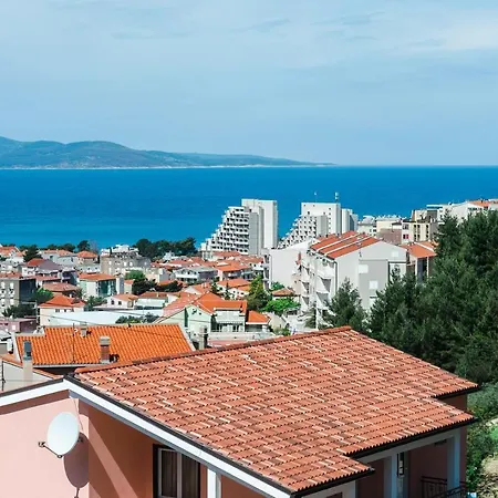Pensjonat For Four With A Sea View Makarska
